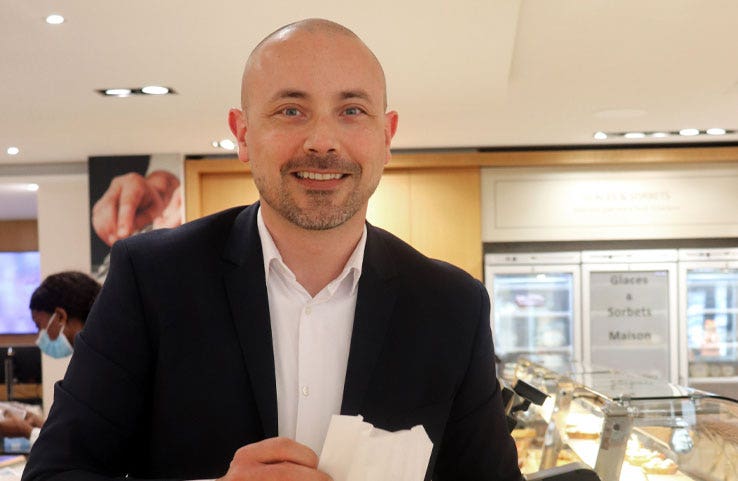 François Boucher Directeur de boutique François Boucher Directeur de boutique